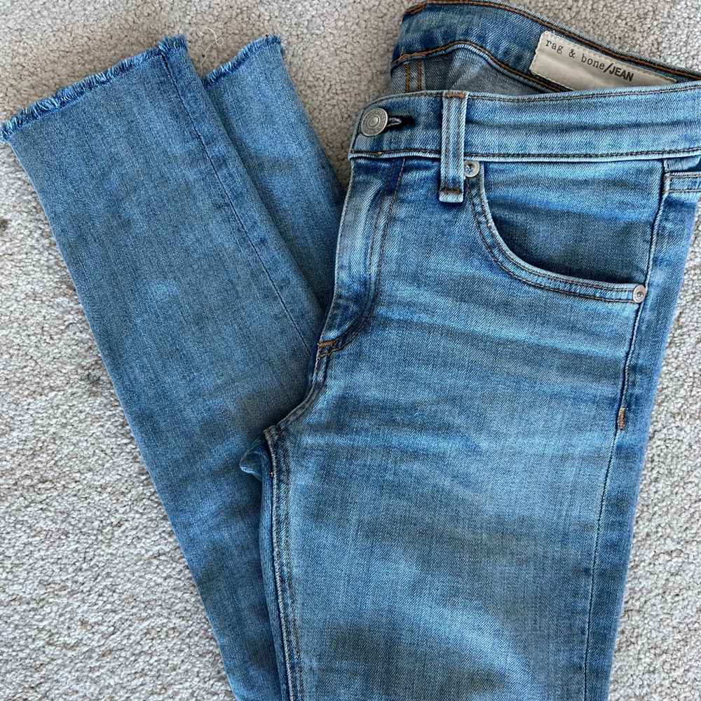 Rag & Bone Woman’s Low Rise Ankle length Skinny Jeans Size 27